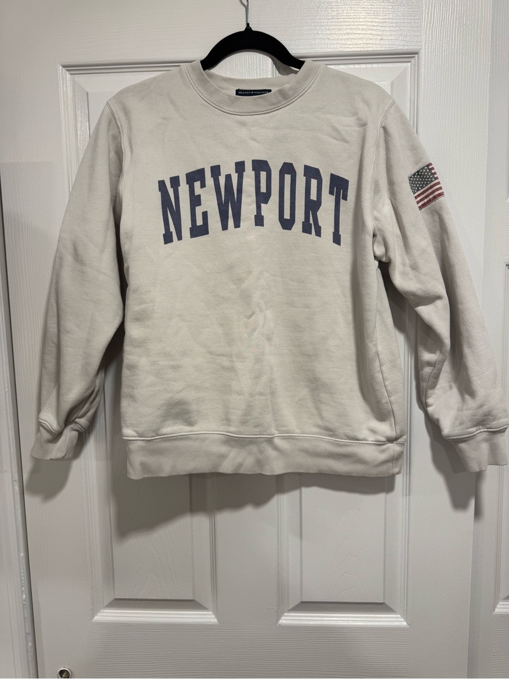 Brandy Melville NEWPORT Crewneck Sweatshirt - Beige with Navy